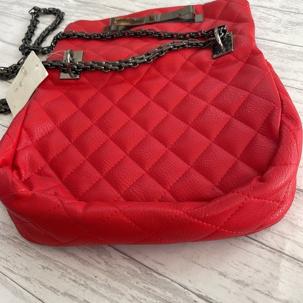 NWT RED Puff Stitched Handbag with Gun Metal Bow and Chain Strap - Picture 6 of 8